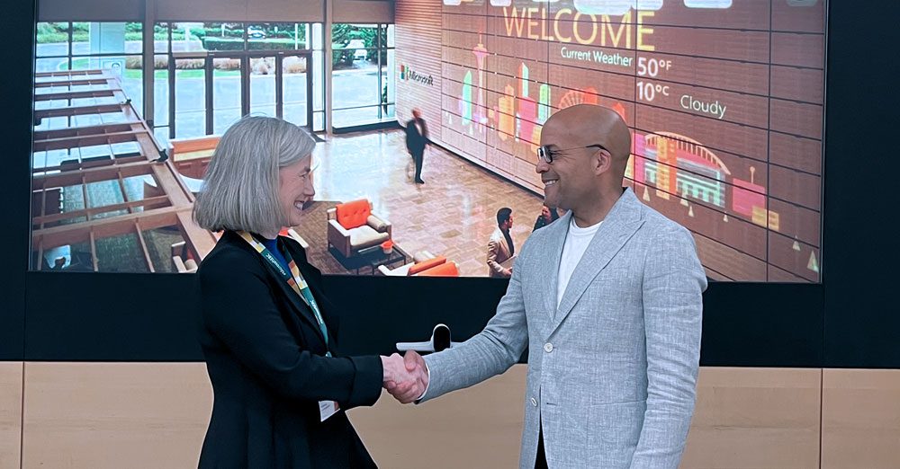 Avtalen ble signert av Aker Carbon Capture CEO, Valborg Lundegaard og CVP of Energy Industry i Microsoft, Darryl Willis. Partene har et felles mål om å akselerere utviklingen av en fungerende markedsplass for CCUS og tror at den kombinerte tekniske ekspertisen vil tillate å styrke denne innsatsen ytterligere.