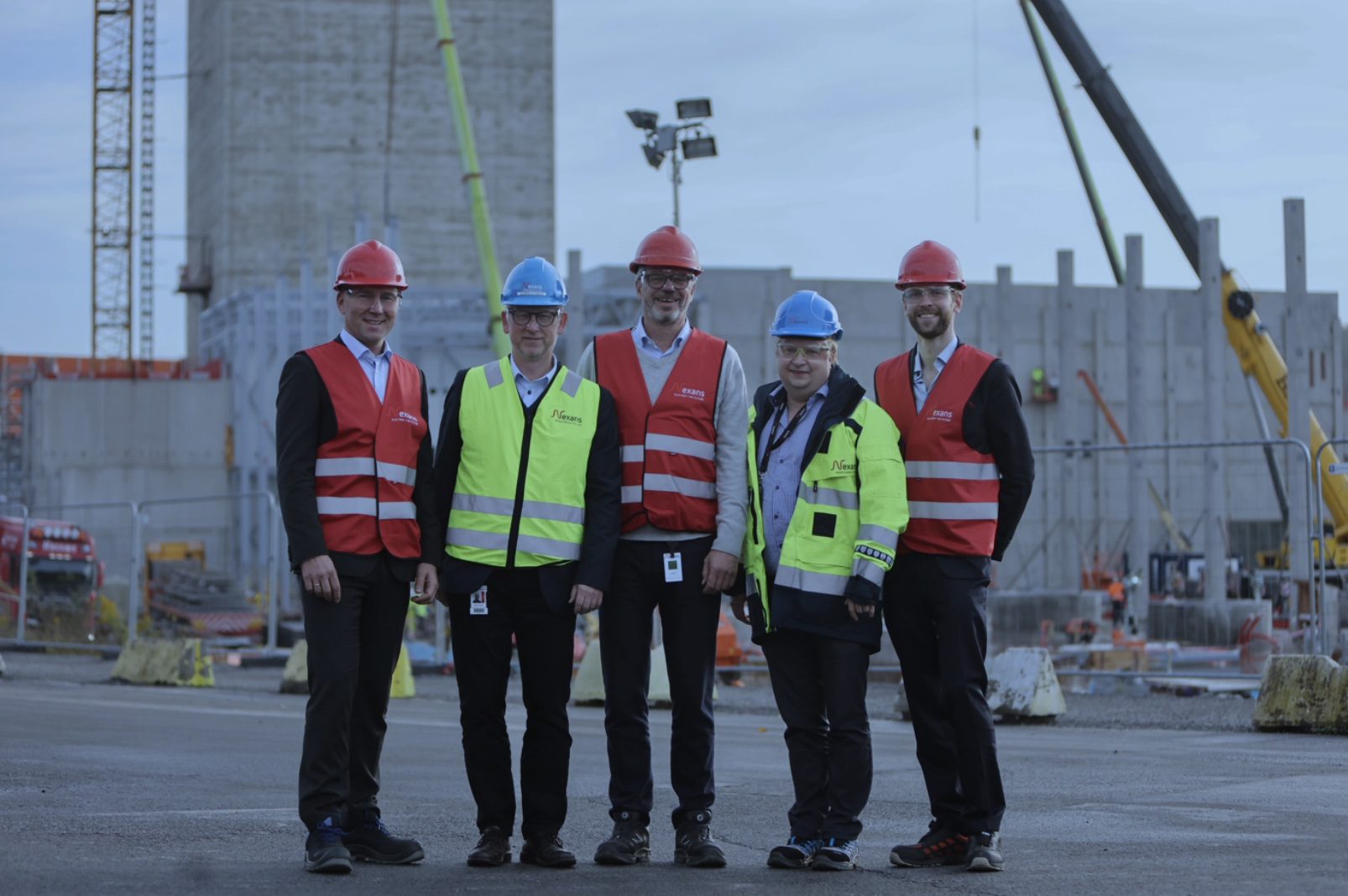 Fra venstre: Jon Kippenes (Blåvinge), Bjørn Sanden (Nexans), Christian Sjødin (Blåvinge), Jon Arne Häll (Nexans) & Arne Lie-Rasmussen (Blåvinge). Foto: Blåvinge