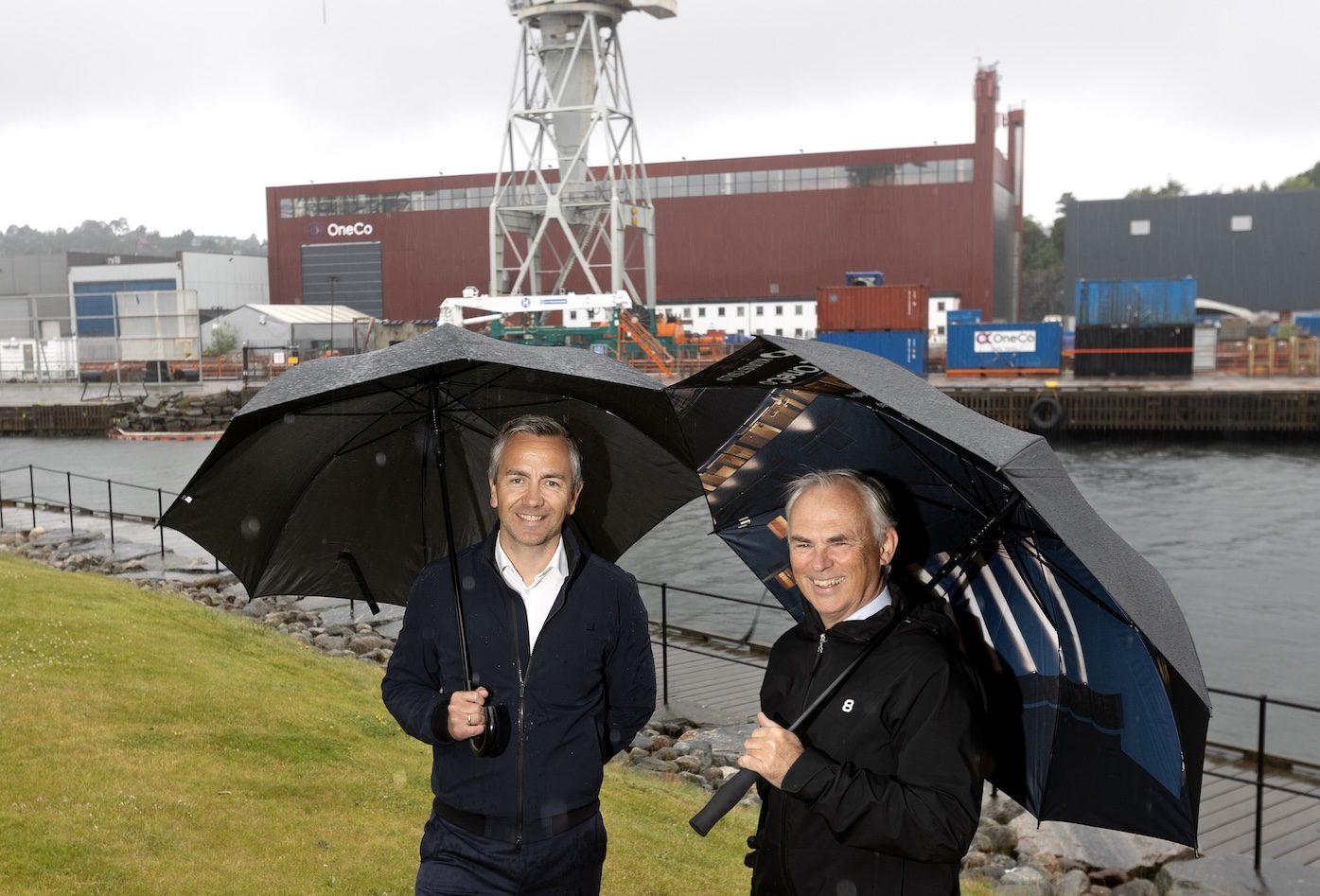 Administrerende direktør Øystein Sunde Pedersen i Global Ocean Technology (til venstre) overtar nå OneCo Ocean og deres anlegg i Kristiansand. Her sammen med konsernsjef Tore Sjursen i OneCo.
Erling Slyngstad Hægeland Global Ocean Technology